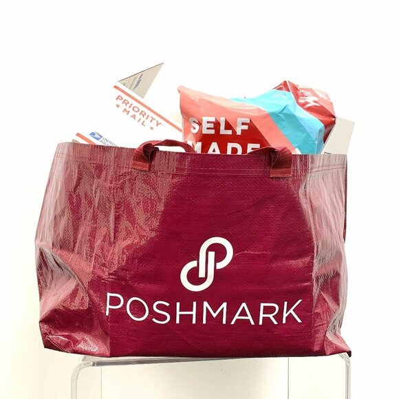 Oversized Double-handle Poshmark Tote. - Picture 4 of 5